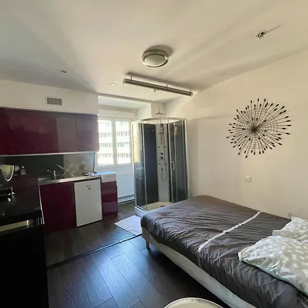 Apartment 2 Colisee Champs Elysees
