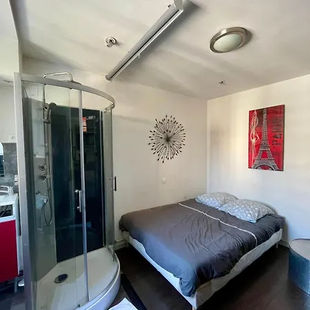 2 Colisee Champs Elysees Apartment